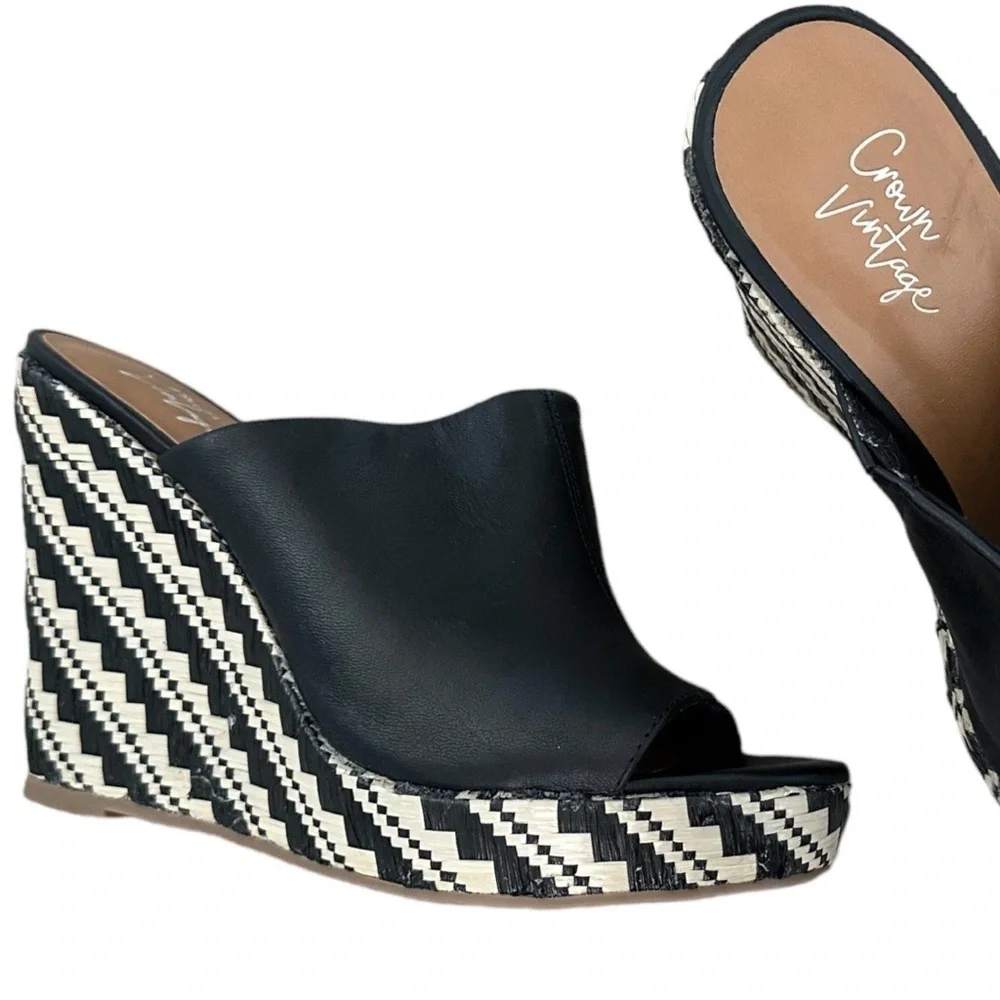 Crown Vintage Black Leather Jordania Wedges Women’s size 6.5